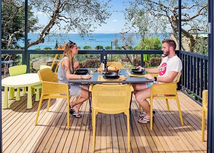 キャンプ場 La Rocca Village