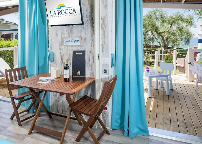 キャンプ場 La Rocca Village