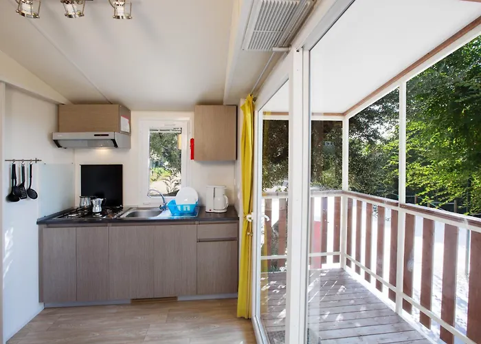 La Rocca Village 3* バルドリーノ