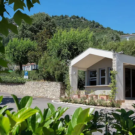 Campsite La Rocca Village Bardolino